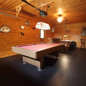 Hocking Hills Log Cabin Rentals Game Room