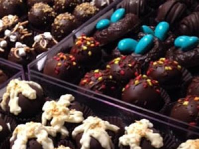 hocking-hills-romantic-cabin-packages-truffles-chocolates-e1581104889748