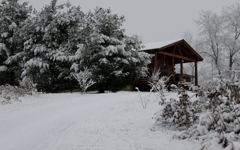 Cozy Winter Cabin Rental Ohio